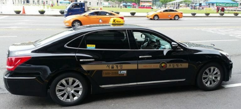 Ways To Get Around Korea Easily! 6 taxi
korea
transportation
transportation in south korea
deluxe taxi